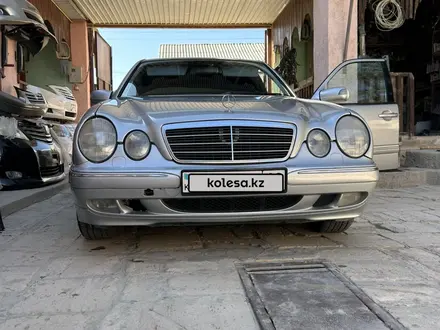 Mercedes-Benz E 200 2001 года за 3 450 000 тг. в Жанаозен