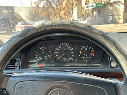 Mercedes-Benz E 220 1995 года за 2 450 000 тг. в Караганда – фото 8