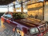 Mercedes-Benz E 320 1994 года за 1 200 000 тг. в Астана – фото 2