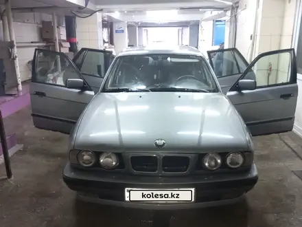 BMW 520 1993 года за 2 200 000 тг. в Астана