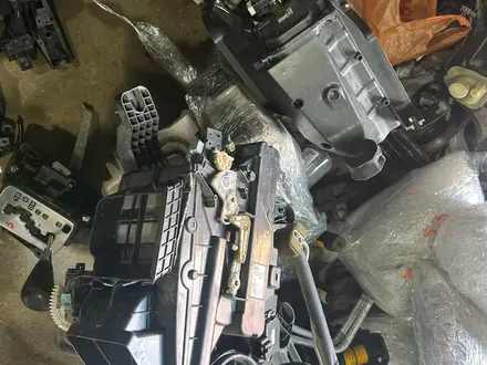 Корпус задней передней печки на Toyota Lexus за 8 254 тг. в Актау