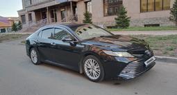 Toyota Camry 2018 года за 14 200 000 тг. в Астана – фото 2