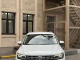 Volkswagen Tiguan 2020 года за 7 600 000 тг. в Алматы – фото 2