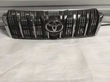 Решётка радиатора на Toyota Land Cruiser Prado 150 за 30 000 тг. в Алматы – фото 2