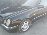 Mercedes-Benz E 320 1996 года за 3 000 000 тг. в Тараз – фото 4