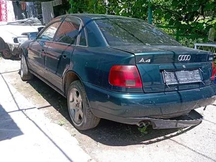 Audi A4 1996 годаүшін500 000 тг. в Туркестан – фото 2