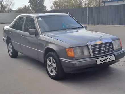 Mercedes-Benz E 200 1993 годаүшін1 500 000 тг. в Алматы