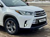 Toyota Highlander 2017 года за 17 000 000 тг. в Уральск – фото 4