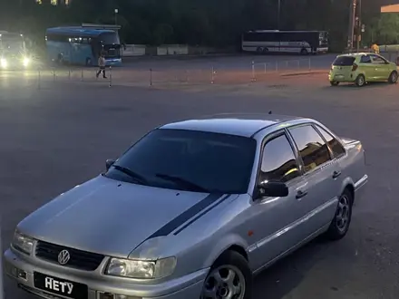 Volkswagen Passat 1994 года за 1 600 000 тг. в Караганда