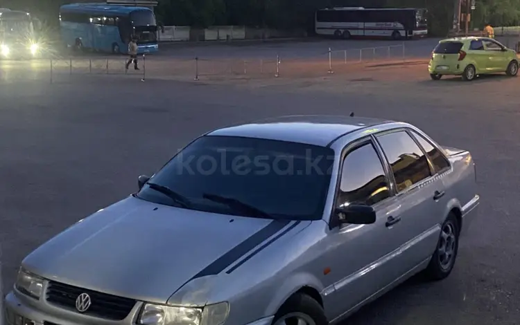 Volkswagen Passat 1994 годаүшін1 600 000 тг. в Караганда
