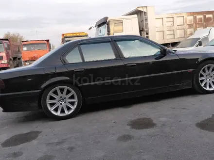 BMW 740 1995 года за 3 500 000 тг. в Ават (Енбекшиказахский р-н) – фото 6