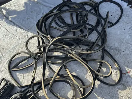Уплотнитель двери и кузова за 10 000 тг. в Астана – фото 5