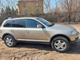 Volkswagen Touareg 2003 года за 3 950 000 тг. в Астана – фото 4