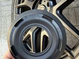 Оригинальный на G63 amg комплект дисков с резиной. за 1 450 000 тг. в Алматы – фото 2