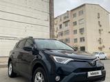 Toyota RAV4 2017 года за 12 500 000 тг. в Актау – фото 2