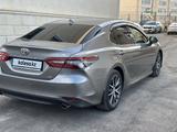 Toyota Camry 2023 года за 17 800 000 тг. в Костанай – фото 4