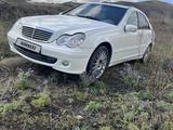 Mercedes-Benz C 240 2004 года за 3 900 000 тг. в Усть-Каменогорск – фото 4