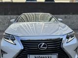 Lexus ES 300h 2017 годаүшін15 700 000 тг. в Караганда