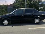 Volkswagen Passat 1990 года за 700 000 тг. в Астана – фото 2