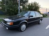 Volkswagen Passat 1990 года за 700 000 тг. в Астана – фото 4