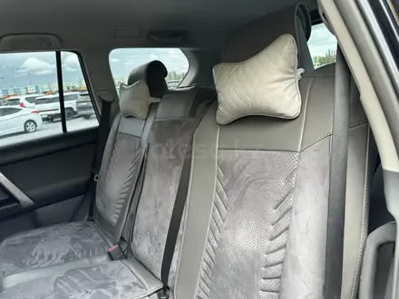 Toyota Land Cruiser Prado 2011 года за 13 990 000 тг. в Актобе – фото 11