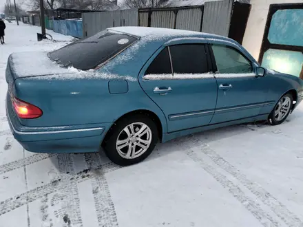 Mercedes-Benz E 240 1999 года за 2 800 000 тг. в Балхаш – фото 3