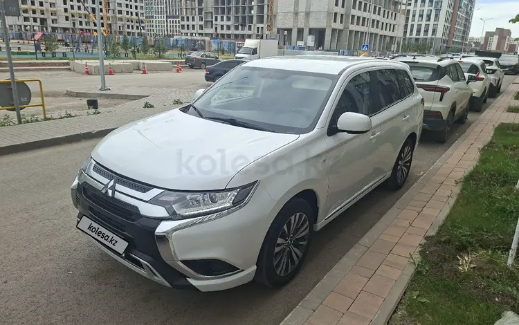 Mitsubishi Outlander 2022 года за 9 350 000 тг. в Астана