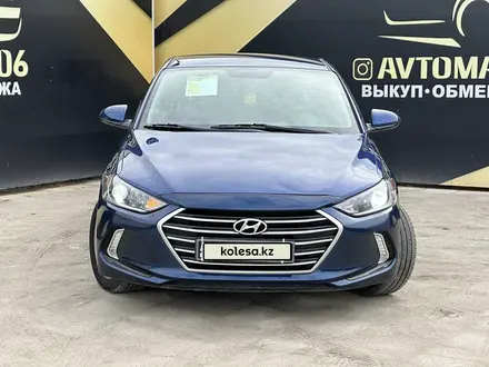 Hyundai Elantra 2018 года за 7 300 000 тг. в Атырау – фото 2