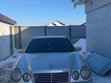 Mercedes-Benz E 200 1997 года за 2 700 000 тг. в Астана