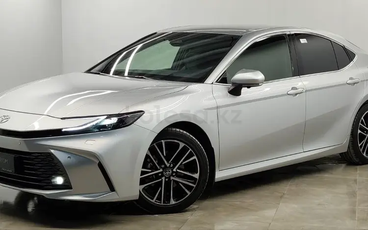 Toyota Camry Luxe 2025 года за 21 000 000 тг. в Алматы