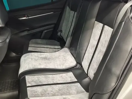 Toyota Camry Luxe 2025 года за 21 000 000 тг. в Алматы – фото 10