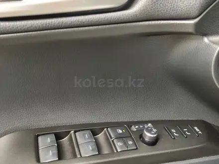 Toyota Camry Luxe 2025 года за 21 000 000 тг. в Алматы – фото 15