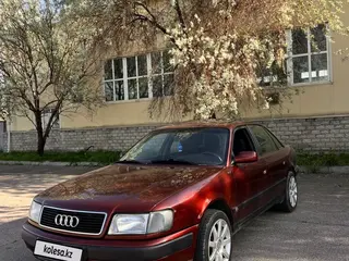 Audi 100