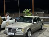 Mercedes-Benz E 220 1993 года за 1 250 000 тг. в Шымкент – фото 2