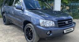 Toyota Highlander 2001 года за 6 600 000 тг. в Семей – фото 2