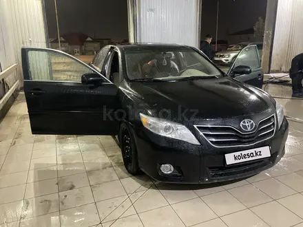 Toyota Camry 2010 года за 4 500 000 тг. в Атырау