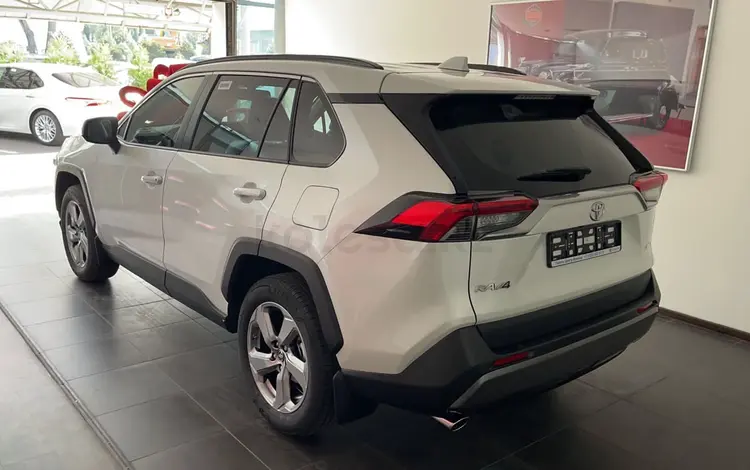 Toyota RAV4 2021 года за 15 500 000 тг. в Алматы