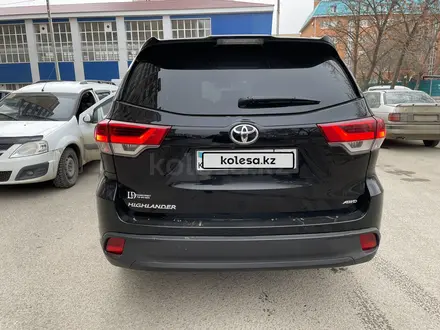 Toyota Highlander 2019 года за 16 500 000 тг. в Актобе – фото 7