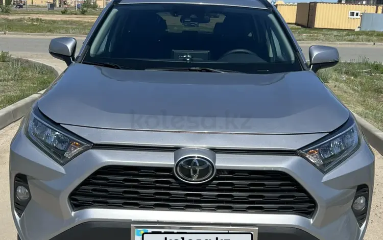 Toyota RAV4 2019 года за 16 500 000 тг. в Актобе