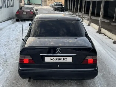 Mercedes-Benz E 230 1992 года за 1 850 000 тг. в Талдыкорган – фото 23