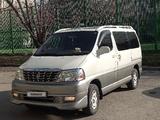 Toyota Grand Hiace 2002 года за 8 199 999 тг. в Алматы – фото 2