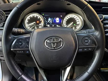 Toyota Camry 2019 года за 13 850 000 тг. в Шымкент – фото 18