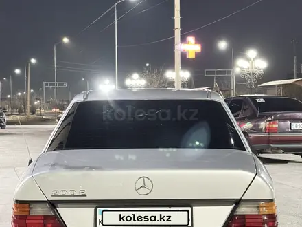 Mercedes-Benz E 200 1985 года за 1 600 000 тг. в Туркестан – фото 32