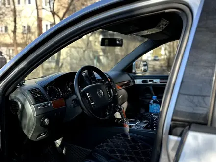 Volkswagen Touareg 2002 года за 5 200 000 тг. в Алматы – фото 8