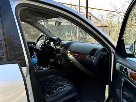Volkswagen Touareg 2002 года за 5 200 000 тг. в Алматы – фото 12