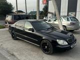 Mercedes-Benz S 500 1999 года за 3 200 000 тг. в Актобе – фото 4