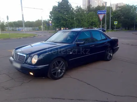 Mercedes-Benz E 200 1996 года за 1 800 000 тг. в Алматы