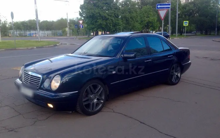 Mercedes-Benz E 200 1996 года за 1 800 000 тг. в Алматы