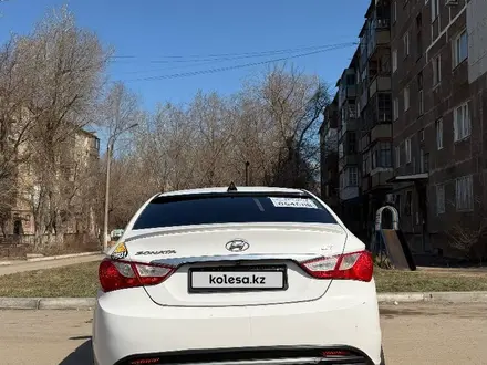 Hyundai Sonata 2013 года за 2 700 000 тг. в Караганда – фото 4