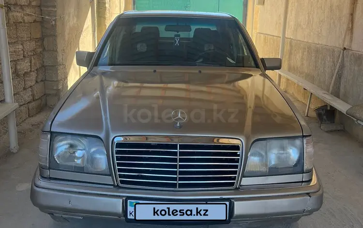 Mercedes-Benz E 220 1995 годаүшін2 190 000 тг. в Актау